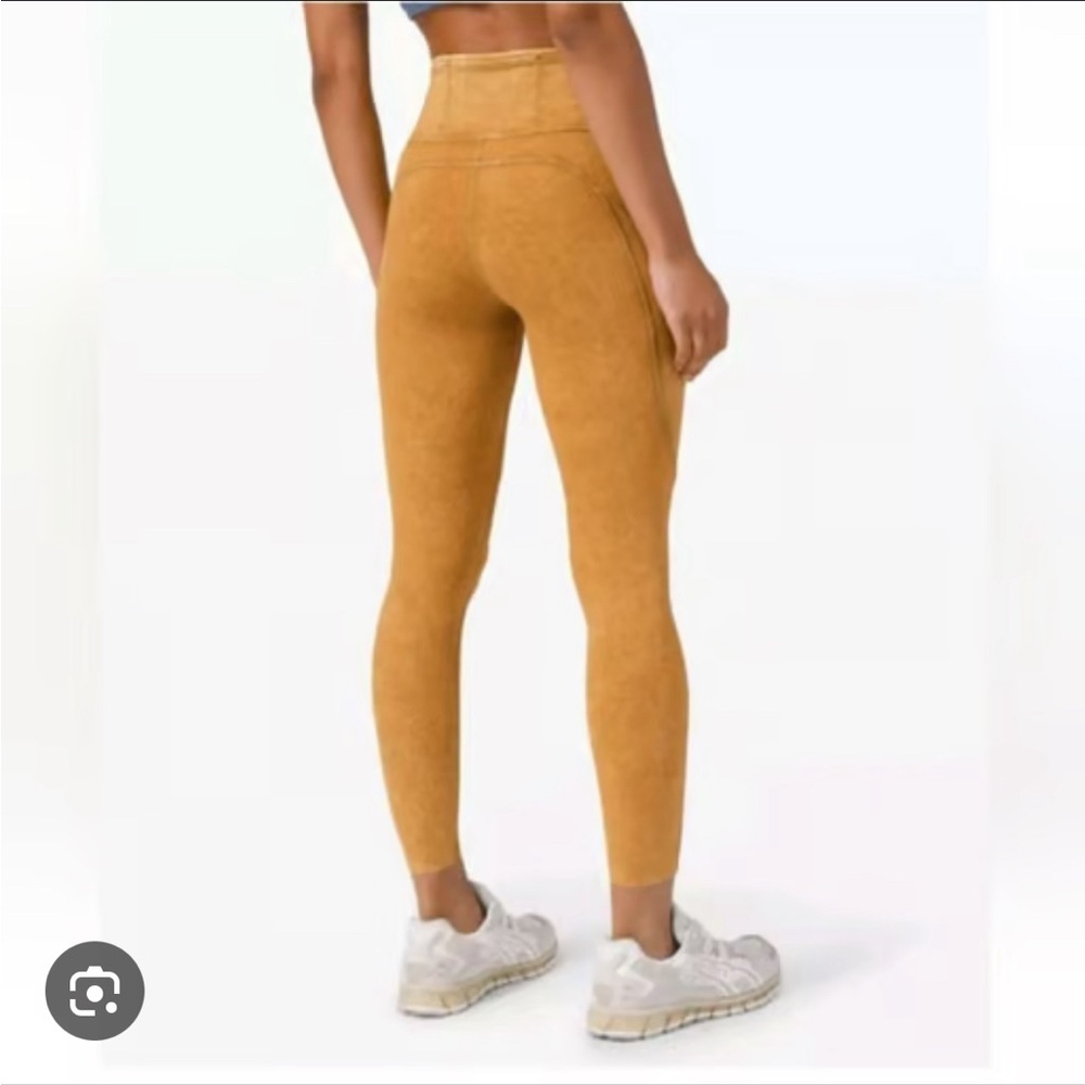 Lululemon Fast and Free High Rise Tight - Picture 3 of 8